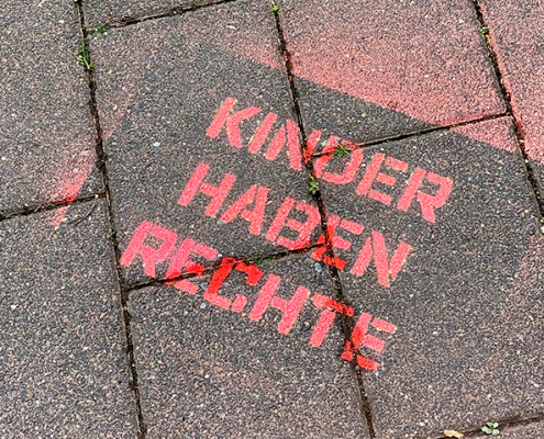 Platz der Kinderrechte - Sprayaktion