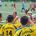 Gruppe von Kindern in Trikots der Grundschule Nordhorn klatscht sich ab bei Fussballturnier